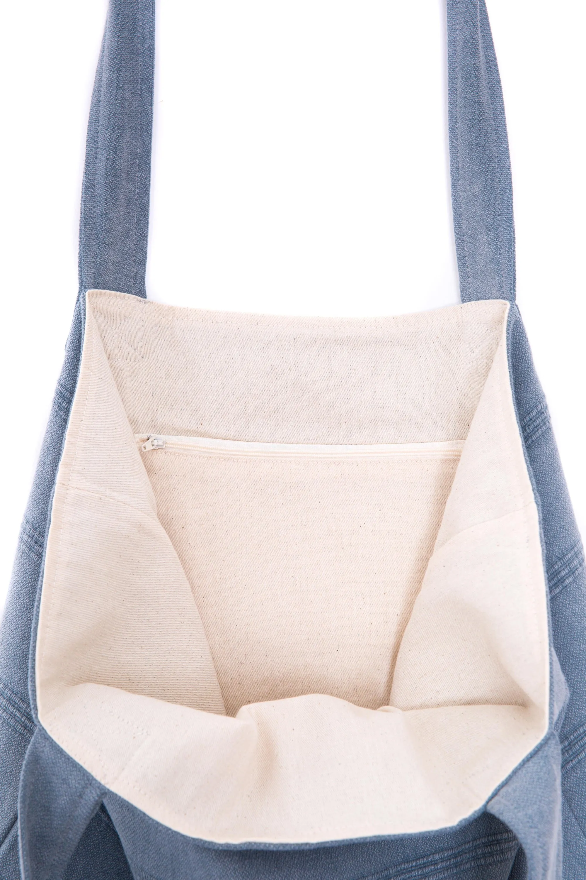 THE TRAVELLER | Tote Bag